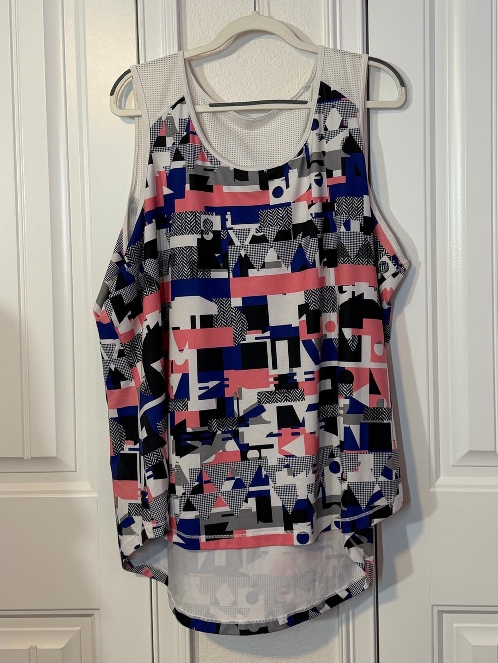 Geometric Print Sleeveless Tank Top - Pink, Blue & Black